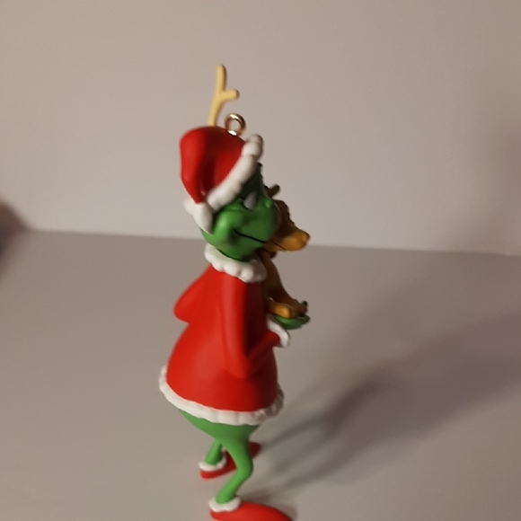 Hallmark "Keepsake" Grinch and Max Ornament in Classic Red & Green, Handcrafted - Picture 5 of 11